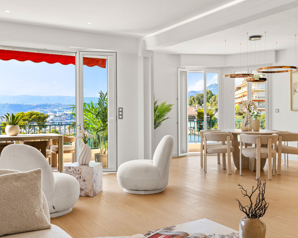 Nizza – Mont Alban – Ampio appartamento di 3 locali di 89,05 m², completamente ristrutturato, con terrazza, garage e vista mare