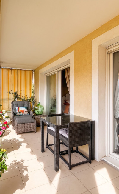 vente appartement 2 pièces avec terrasse vue mer sur la corniche nice