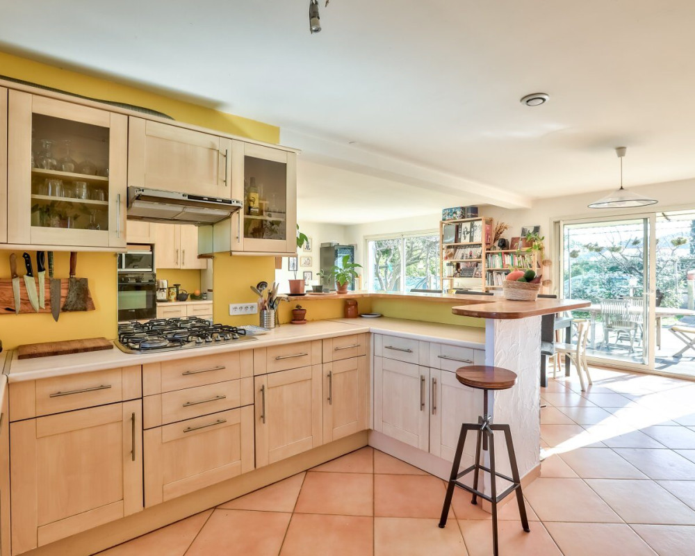 Cagnes-sur-mer - Belle maison individuelle de 100 mÂ² sur deux Ã©tages Ã  l'architecture traditionnelle 