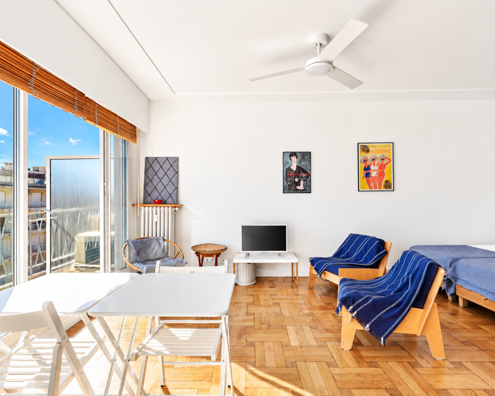 Nizza – Rue de France – Grazioso monolocale di 30,22 m² all’ultimo piano con terrazza