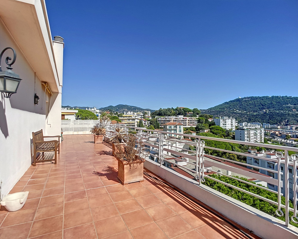 Toit-terrasse avec vue panoramique !      