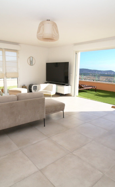 Nice penthouse luxe terrasse d’angle 77 m² parking piscine