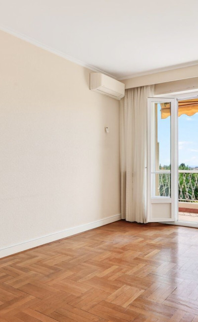 Appartement traversant Nord Sud lumineux avec terrasse vue mer