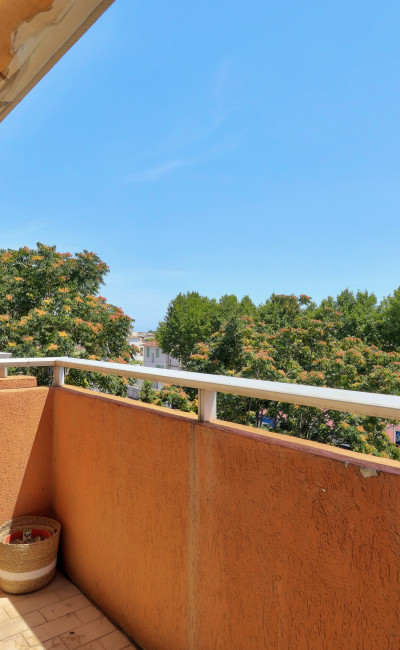 Deux terrasses avec vue dégagée sur la Méditerranée à saisir