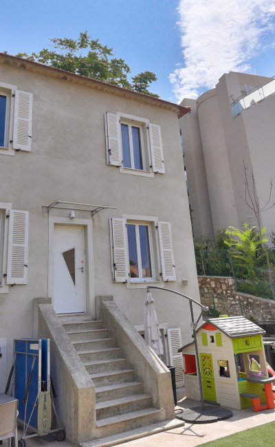 Maison en bon état proche écoles, commerces et transports investissement sur Nice