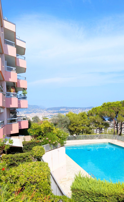 Résidence avec piscine, parking sous-sol et cave à Nice Lanterne