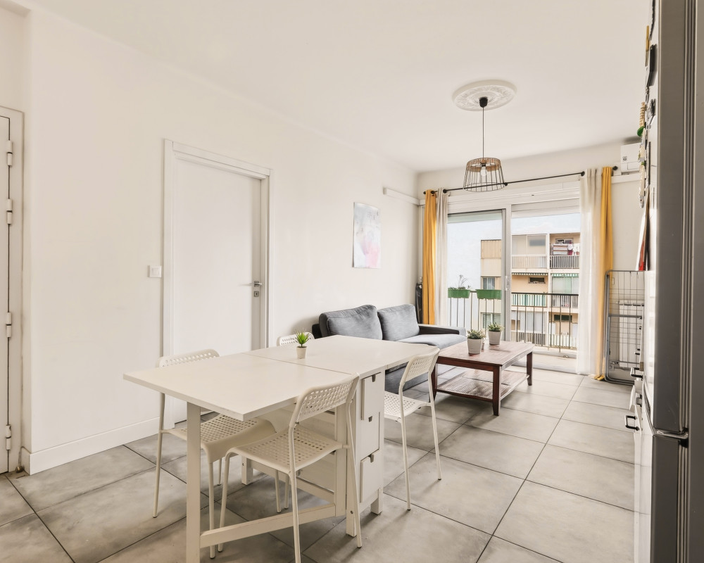 Nice - Caucade -Joli 4 pièces en étage avec terrasse et vue mer 