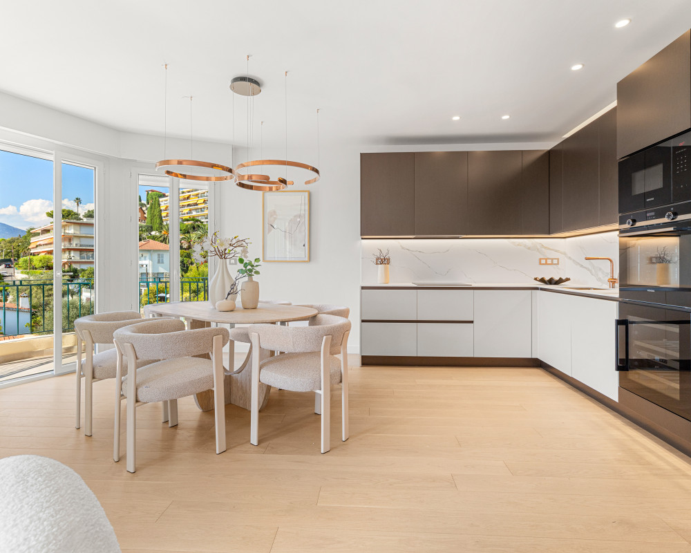 Nice - Mont Alban - Grand 3 pièces de 89,05 m² entièrement rénové avec terrasse, garage et vue mer 