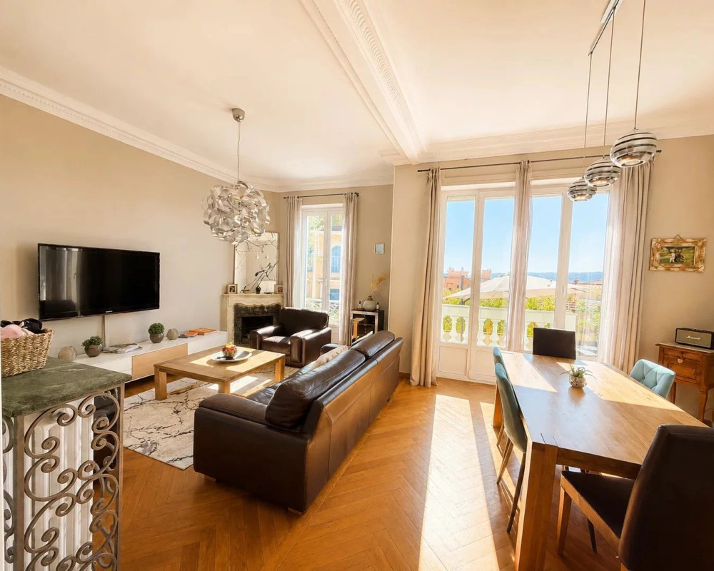 Maison  - 4 piÃ¨ces  - 126.1 mÂ² -  990 000 â¬ - Ã vendre
