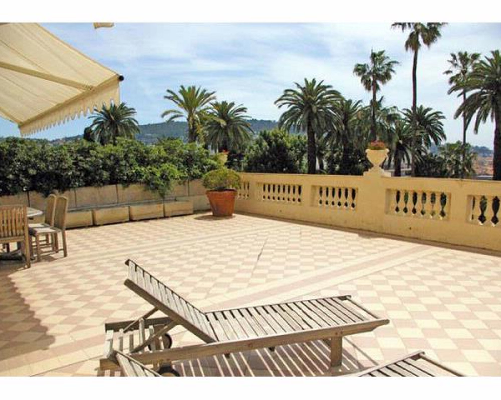 Appartement  - 4 pièces  - 141.0 m² -  990 000 € - Vendu 