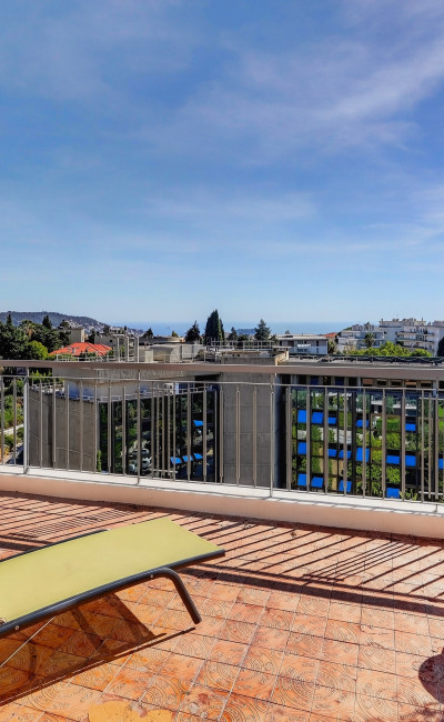 Nice Cimiez 2 pièces 57m2 et terrasse vue mer