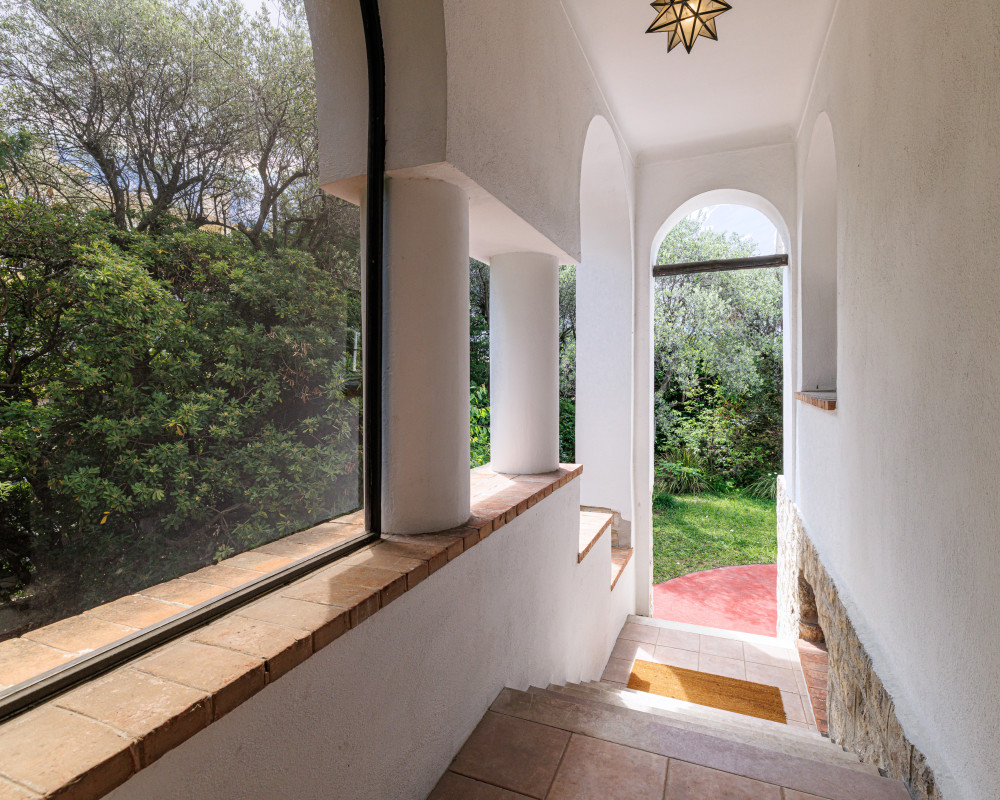 Maison  - 4 pièces  - 220.9 m² -  2 145 000 € - À vendre 