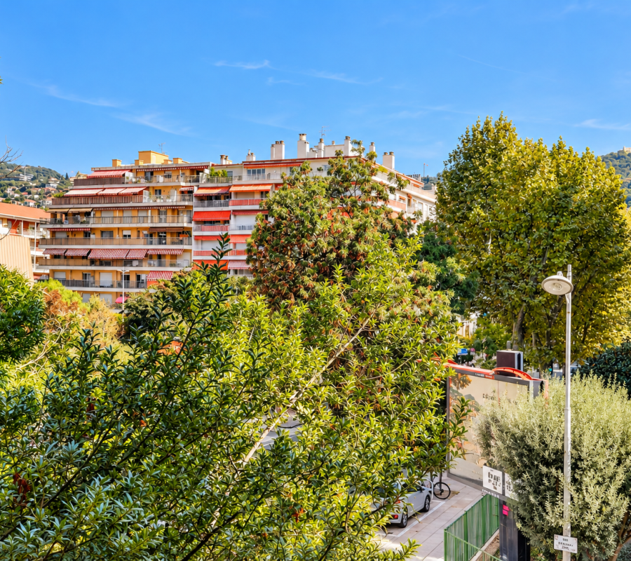 Nice - Riquier - Coquet studio de 21 m² dans une résidence avec gardien et piscine