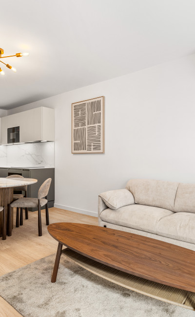 Appartement 3 pièces de 60 m² rénové Le Port Nice
