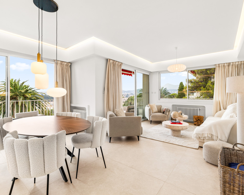 Nice - Mont Boron - Grand 3 piÃ¨ces de 88 mÂ² entiÃ¨rement rÃ©novÃ© avec terrasse et vue panoramique sur la baie des anges