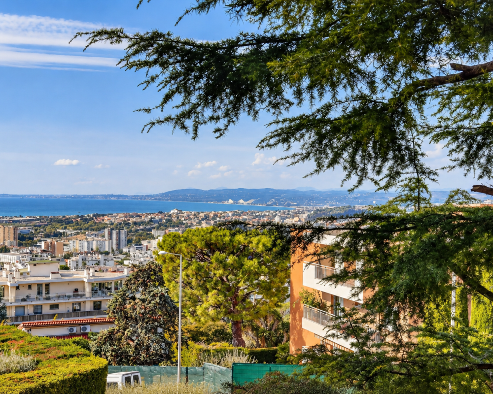 Nice - Lanterne - Joli 2 pièces de 45 m² en étage avec terrasses et vue mer