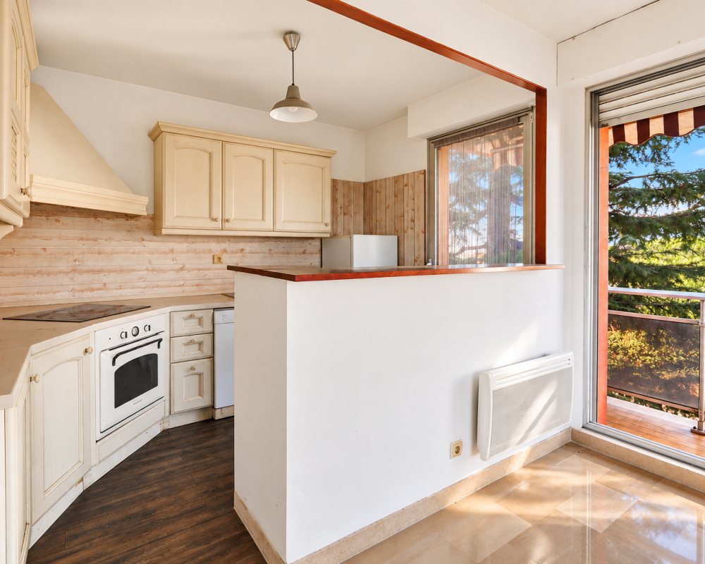 Nice - Lanterne - Joli 2 pièces de 45 m² en étage avec terrasses et vue mer