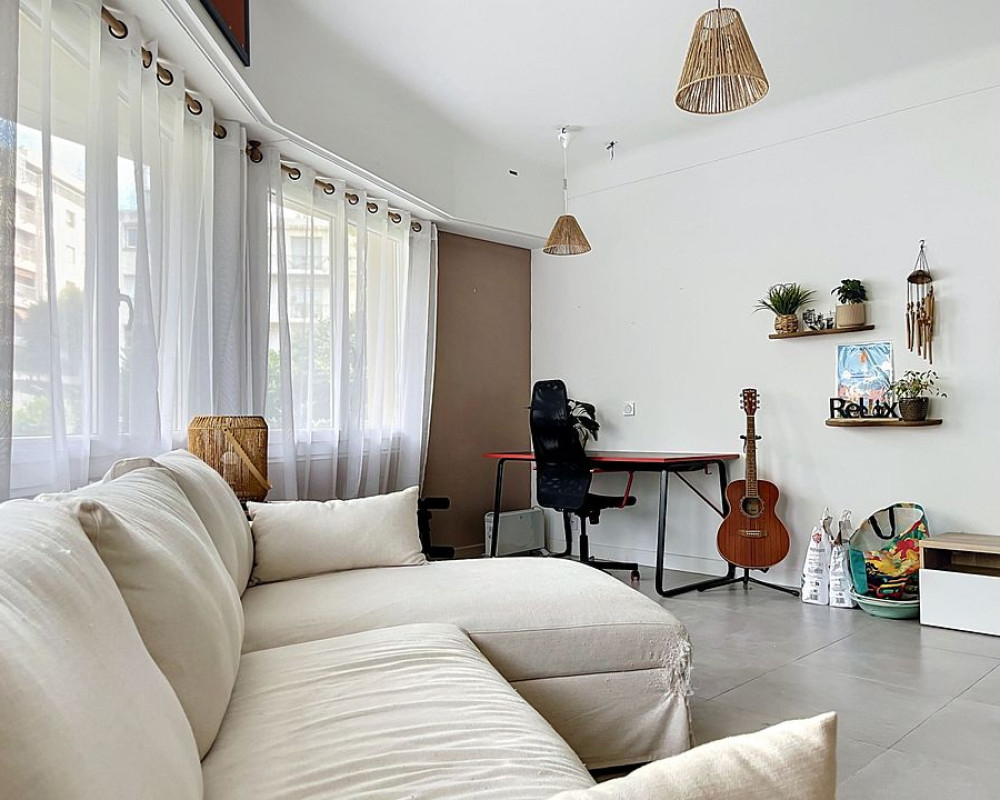 Appartement  - 2 pièces  - 62.08 m² -  364 000 € - À vendre 