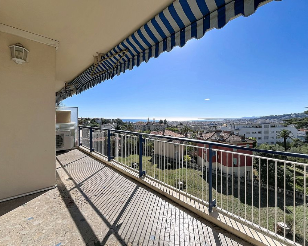 Appartement  - 3 pièces  - 81.21 m² -  575 000 € - À vendre 
