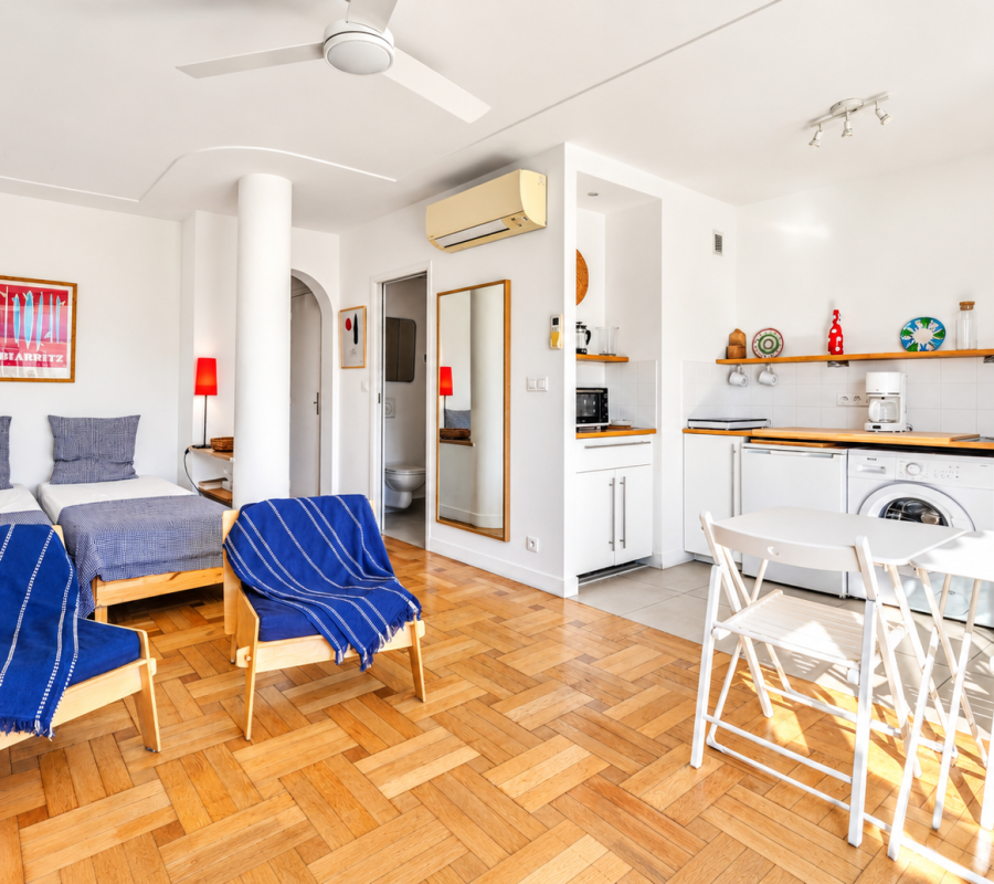Nice – Rue de France - Joli studio de 30,22 m² en dernier étage avec terrasse