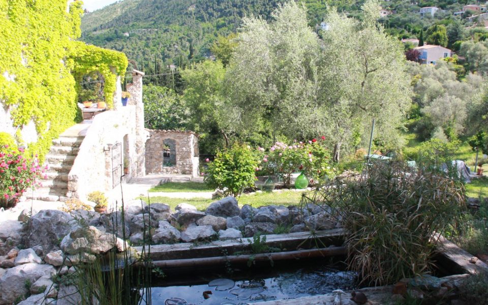 All the charm of the old stones of Provence at 30mn from Nice-Airport