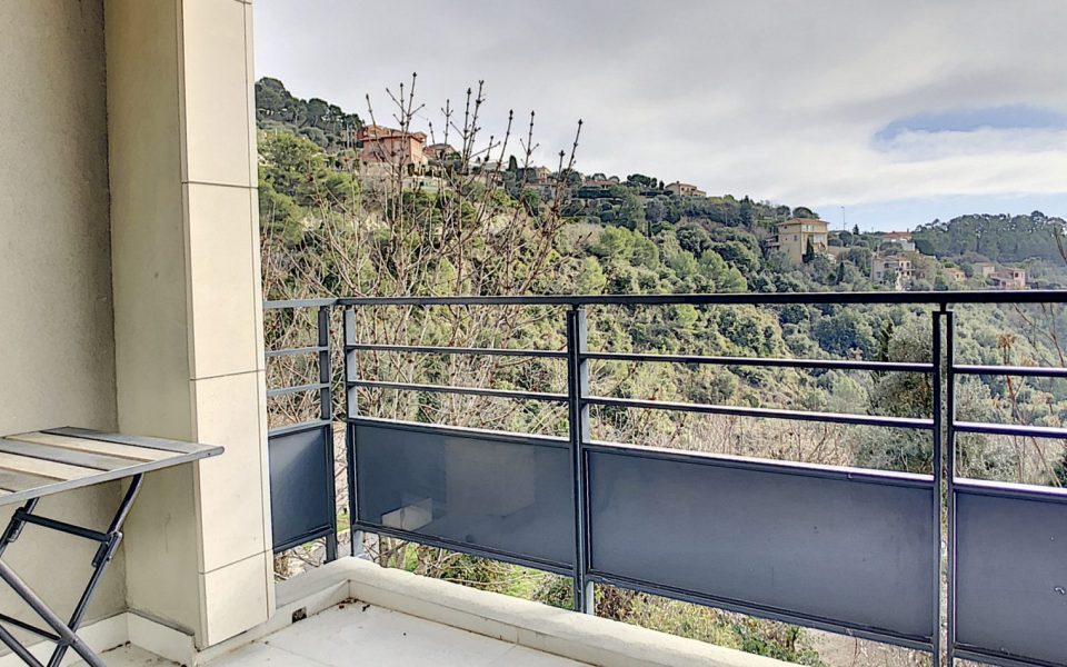 Eze – Pleasant renovated 2 room apartment with sea view terrace