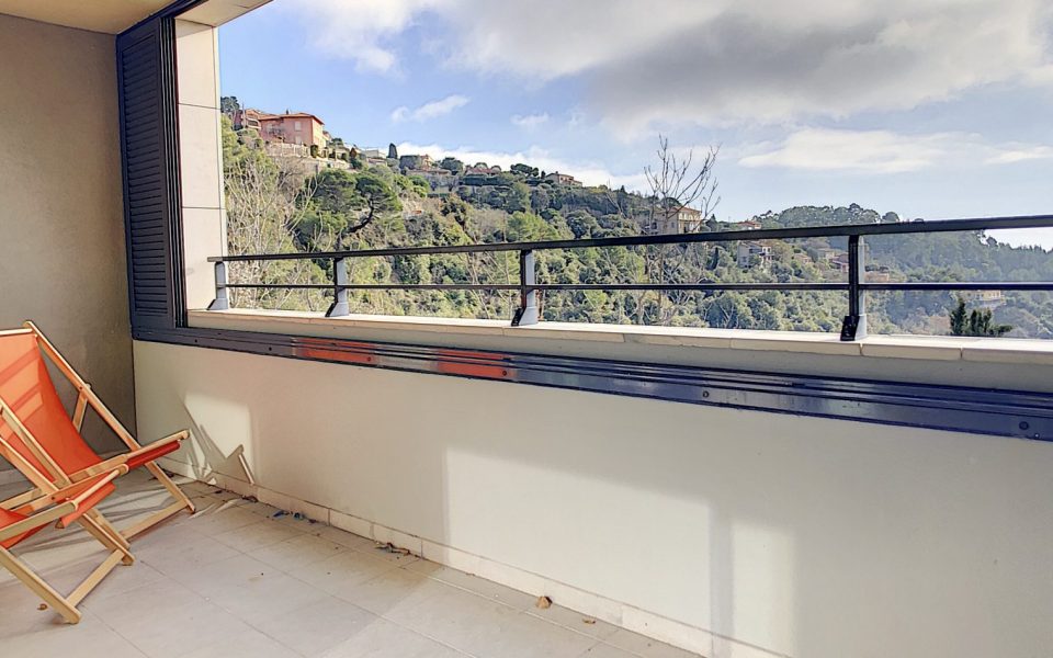 Eze – Nice renovated 2 room apartment with sea view terrace