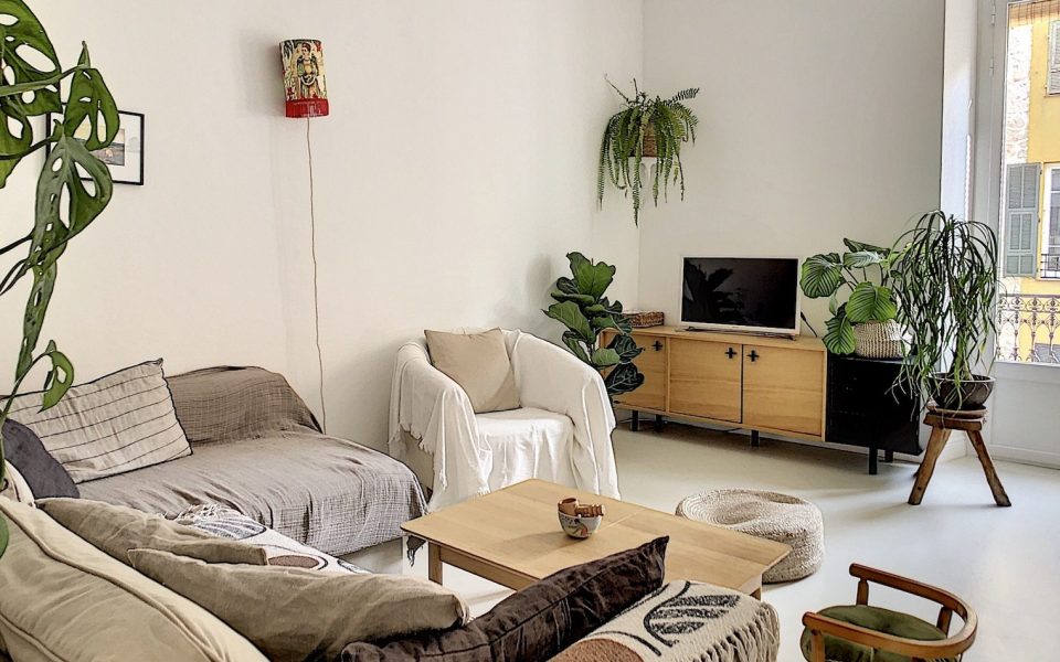 Le Port – Bonaparte 3 rooms through 55sqm renovated with taste