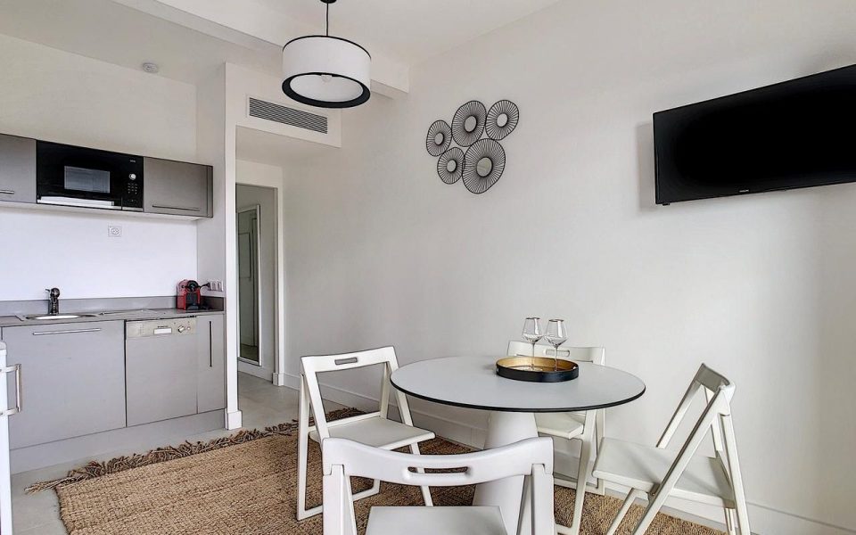 Colline d’Eze – Agréable studio avec terrasse