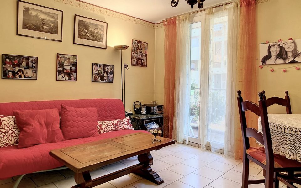 Harbour of de Nice – Two Bedroom Crossing Apartment Area Lower Riquier