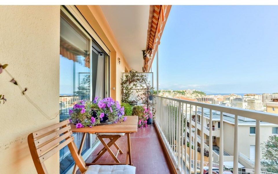 Cap d’Ail – Nice 2-Bedroom Apartment at the Gates of Monaco with Large Balcony and Sea View : photo 2