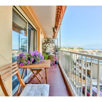 Cap d’Ail – Nice 2-Bedroom Apartment at the Gates of Monaco with Large Balcony and Sea View
