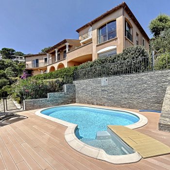 Les Adrets de l’Esterel – Villa d’architecte d’exception avec vue panoramique