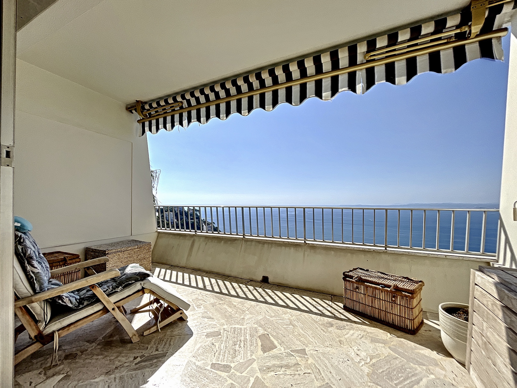 Nice Mont Boron – Grand studio avec vue imprenable sur la mer