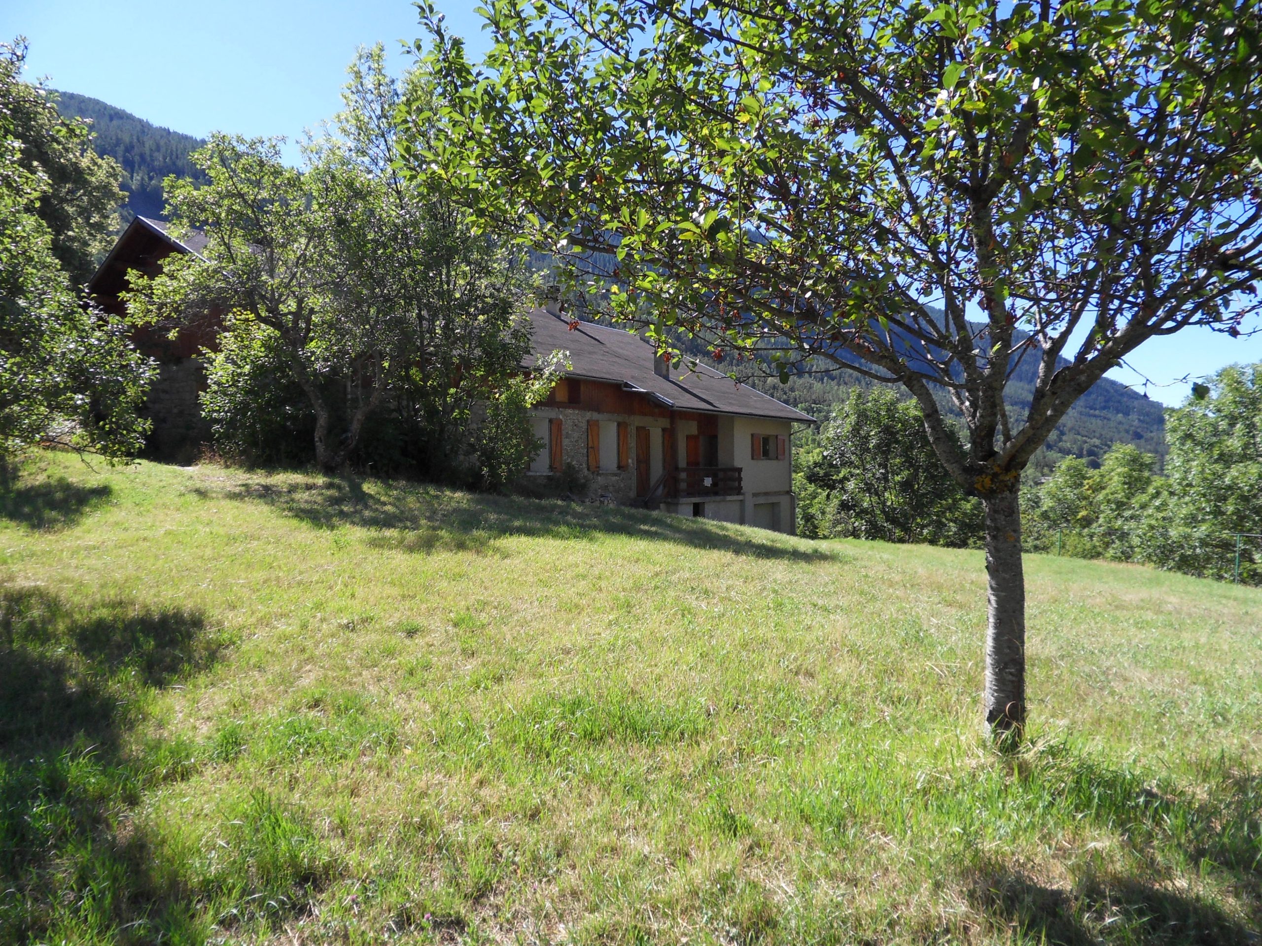 Colmars les Alpes – House 7 Bedrooms 250 sqm with Land 8600 sqm and Outbuildings.