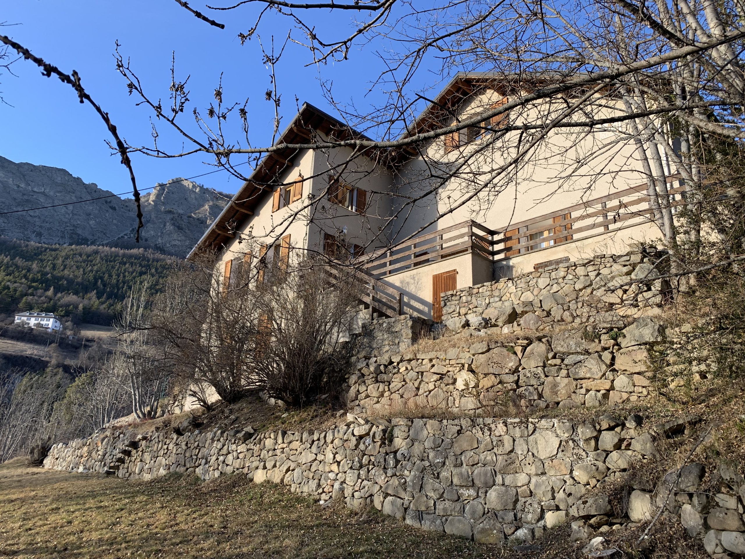 Colmars les Alpes – House 7 Bedrooms 250 sqm with Land 8600 sqm and Outbuildings.