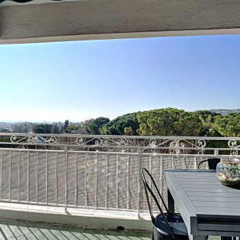 Nice Cimiez – Beau 4 pièces traversant avec terrasse et vue mer