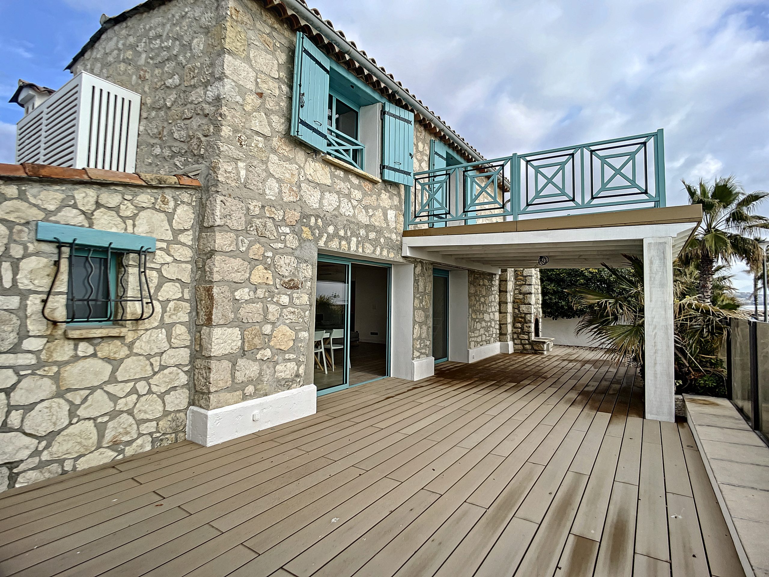 Villeneuve Loubet – Magnifique villa les pieds dans l’eau