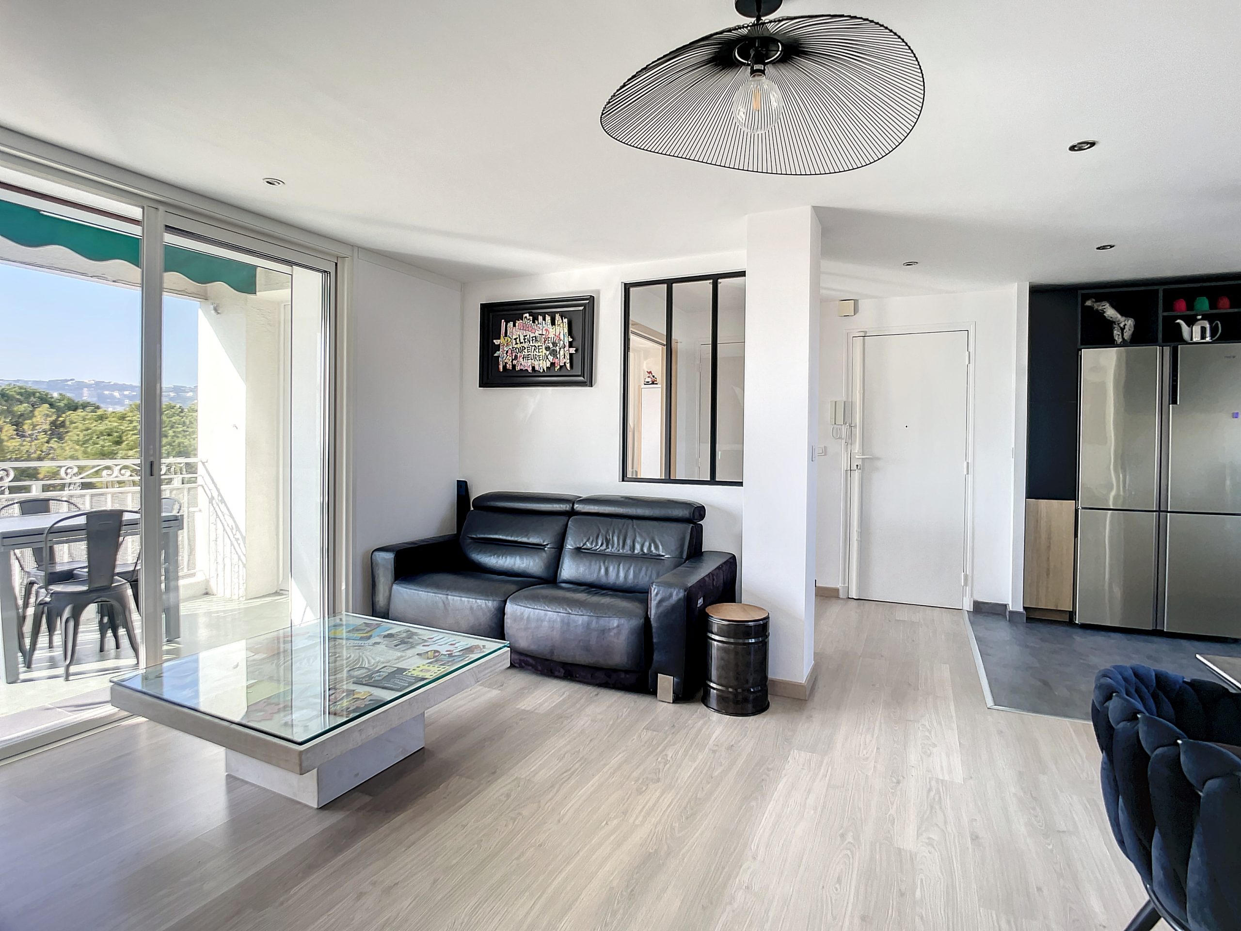 Nice Cimiez – Beau 4 pièces traversant avec terrasse et vue mer