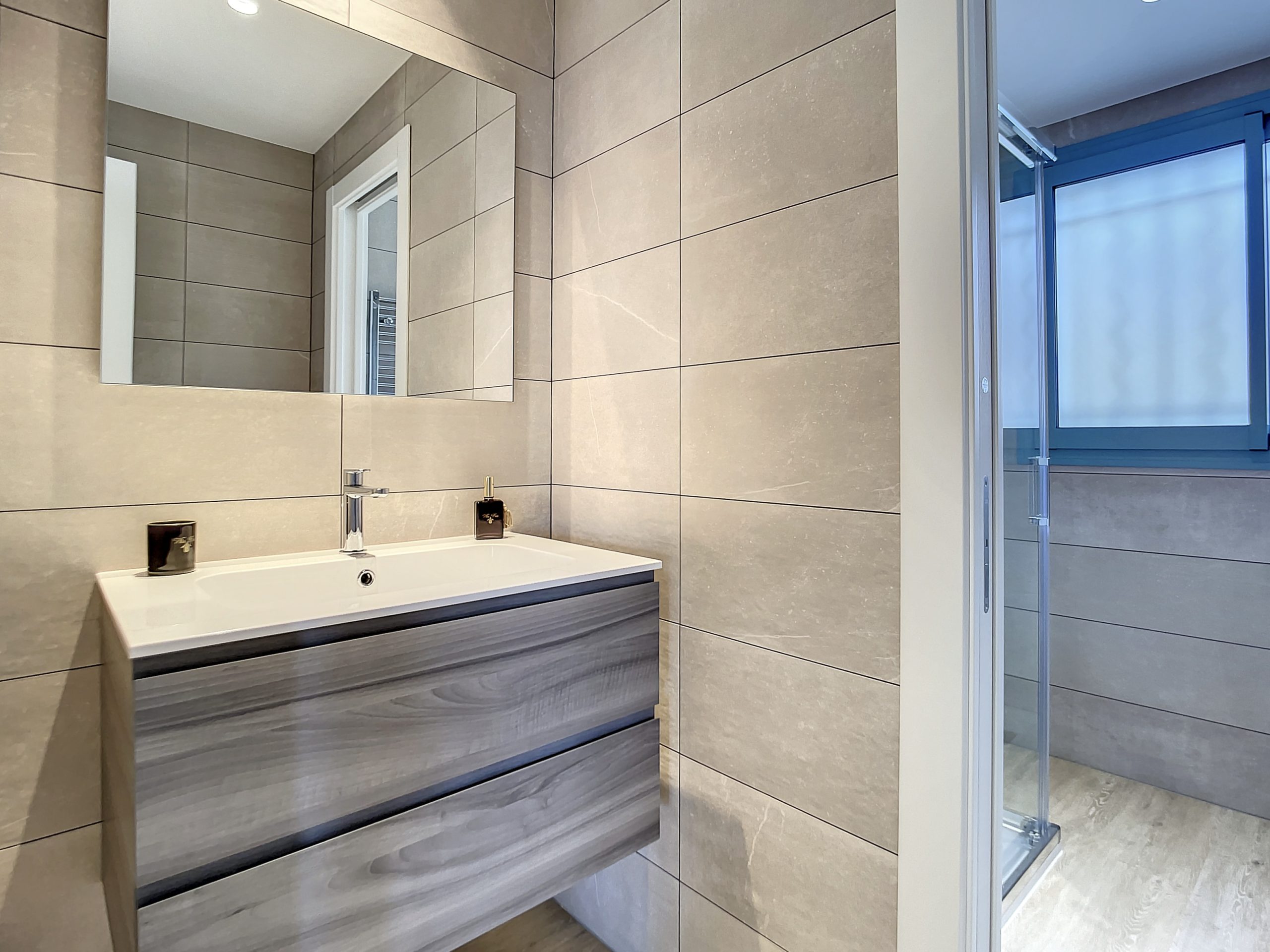 Villeneuve Loubet – Magnifique villa les pieds dans l’eau