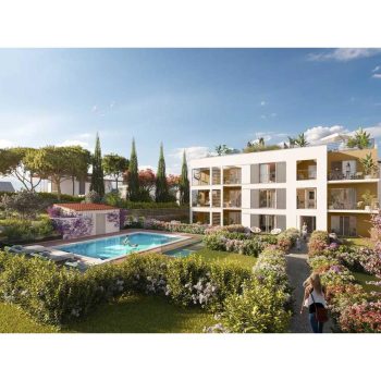 Antibes –  Large 2 Bedroom Apartment in Residence with Swimming Pool
