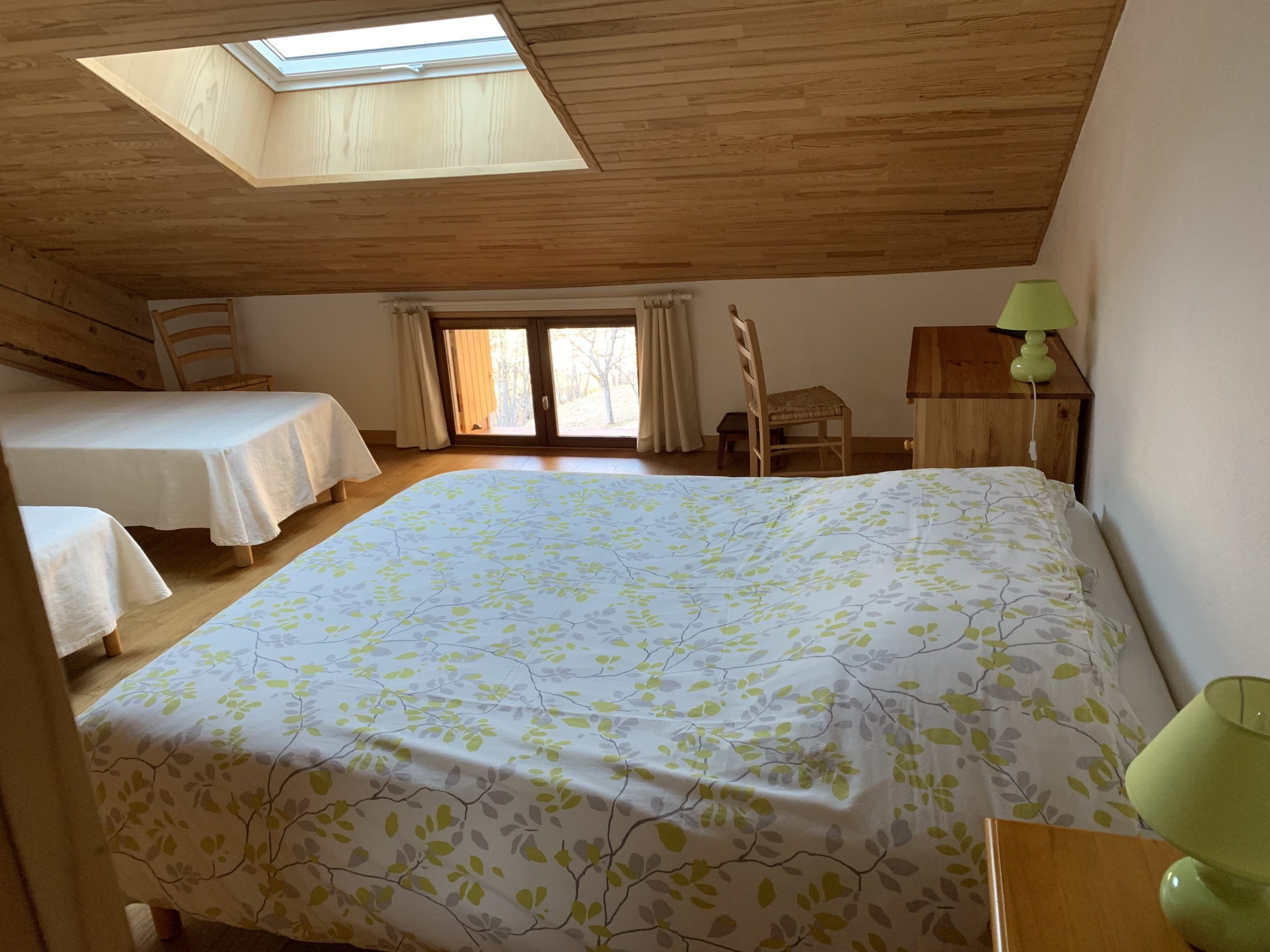 Colmars les Alpes – Maison 8 Pièces 250 m² avec terrain 8600 m2 et dépendances.