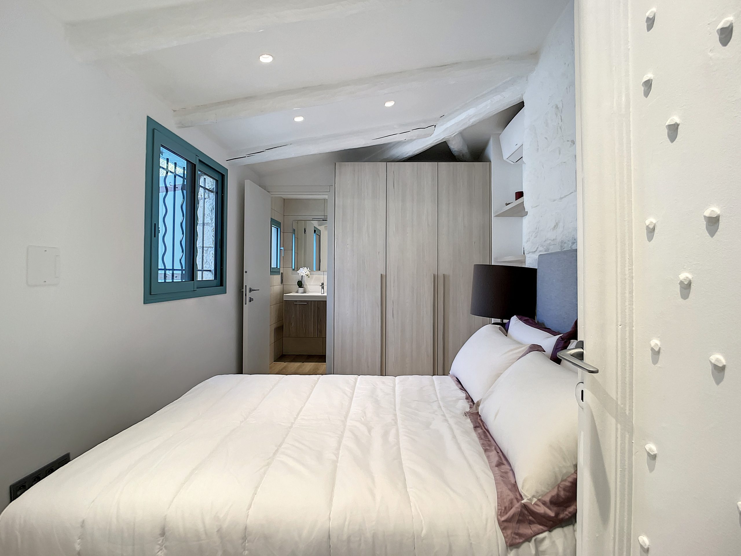 Villeneuve Loubet – Magnifique villa les pieds dans l’eau