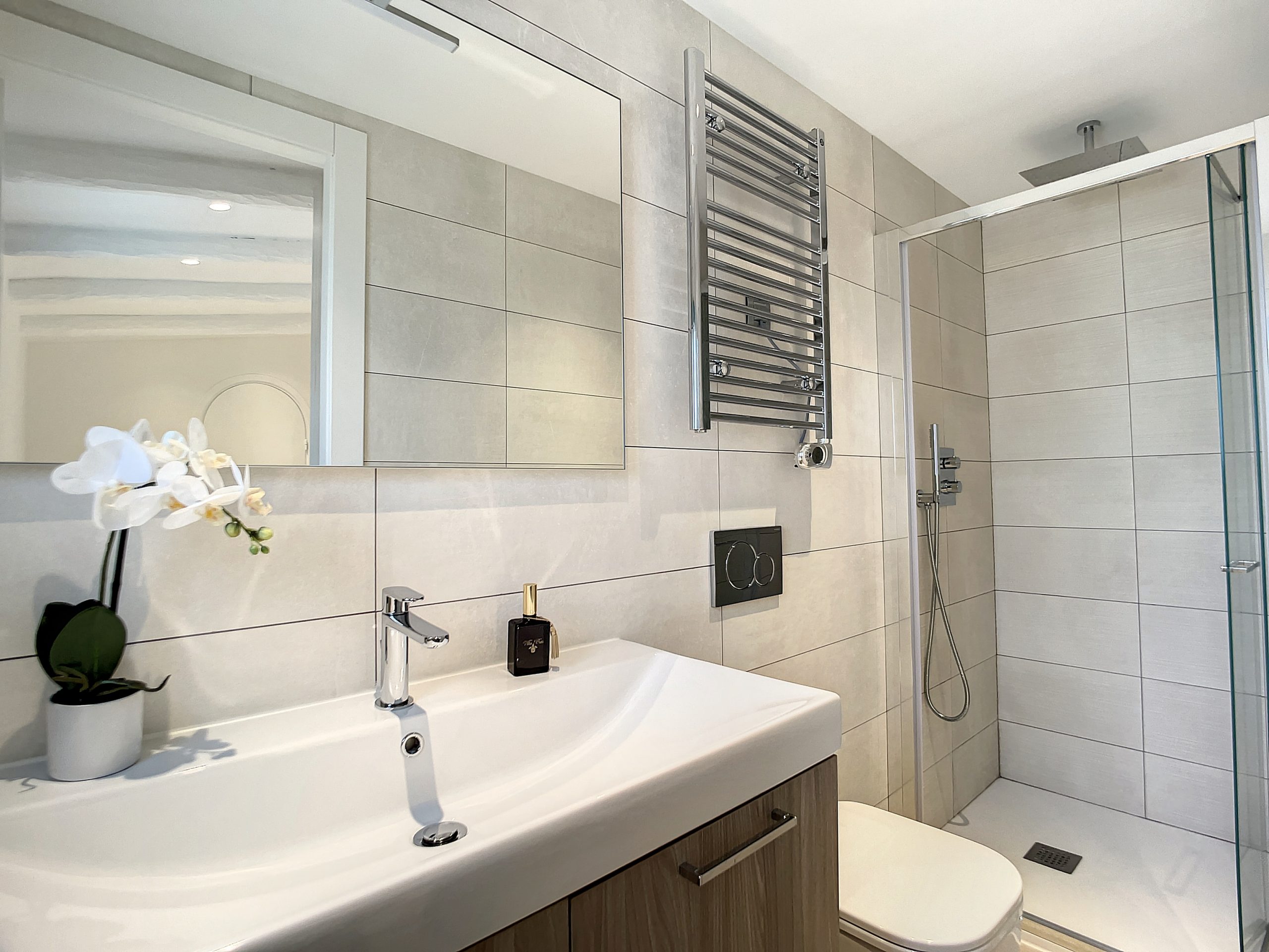 Villeneuve Loubet – Magnifique villa les pieds dans l’eau