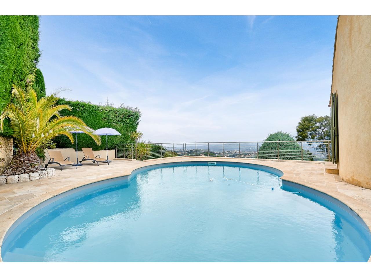 Nice Collines Aspremont – Magnifique Maison de 200m2 avec piscine et vue mer panoramique