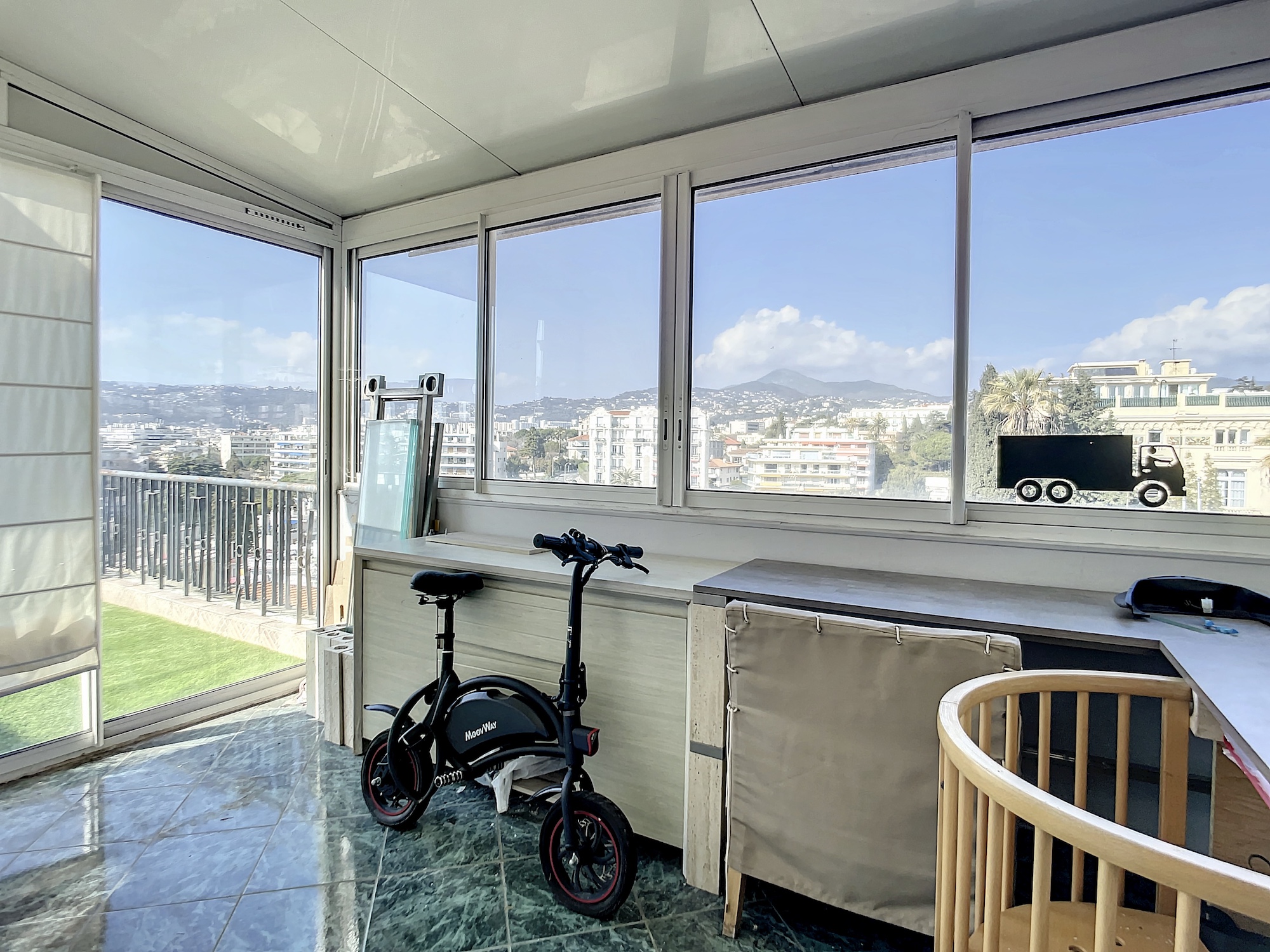 Coeur Cimiez – Atypique 3 pièces en dernier étage avec terrasse et vue panoramique mer et ville