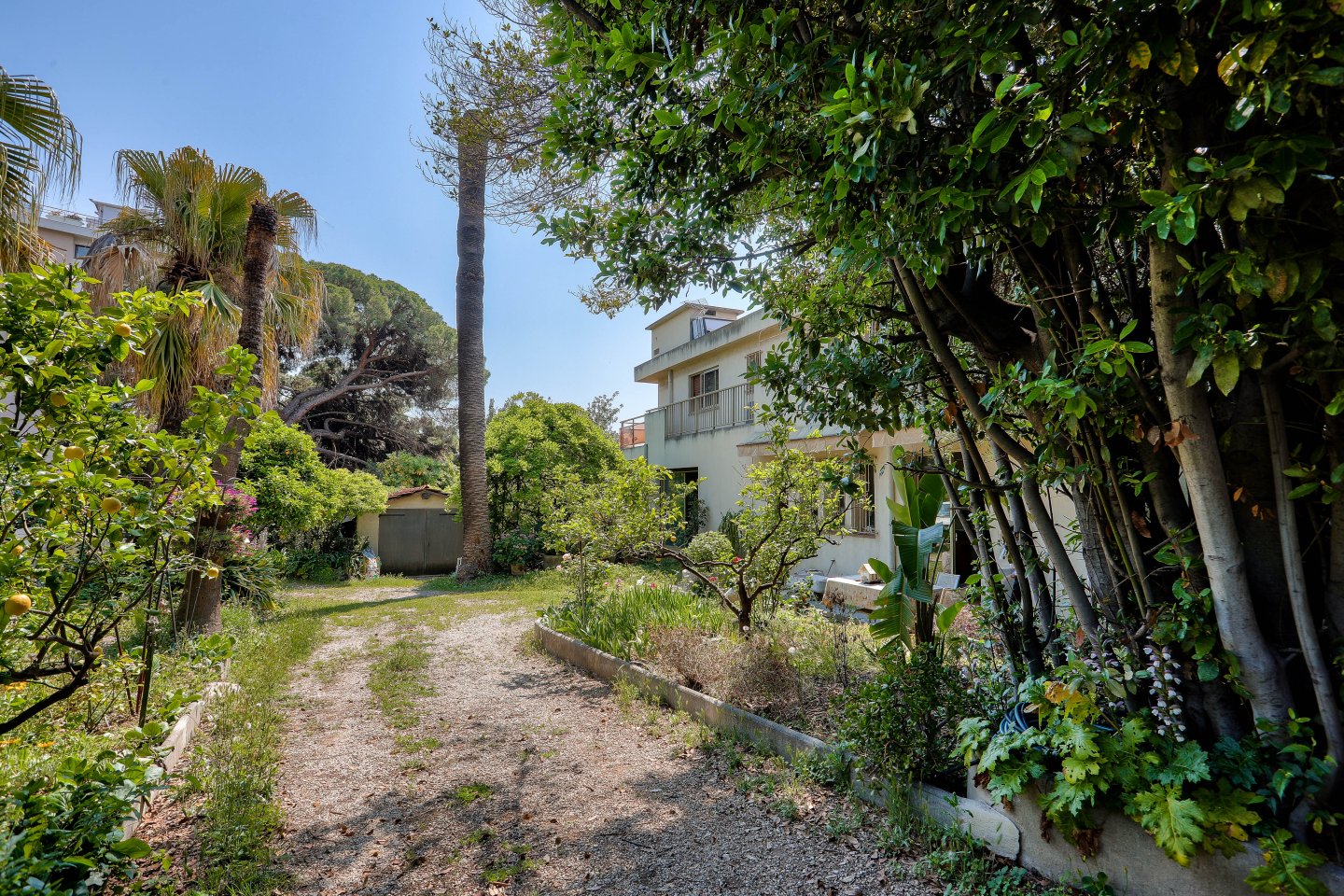 Port de Nice – Maison 10 pièces avec jardin au fort potentiel