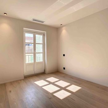 Center of Nice – Fully Renovated Apartment Near “La coulée Verte”