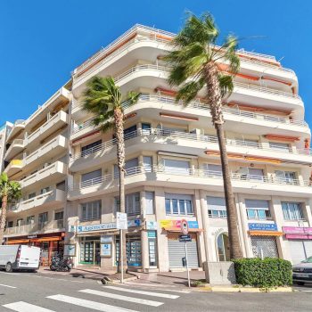Antibes Juan Front de Mer – Two bedroom Apartment with Terrace and Sea view