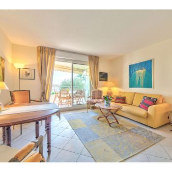Roquebrune Cap Martin –  Appartement 2 pièces dans résidence avec piscine